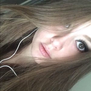 Meet your Posher, Addison